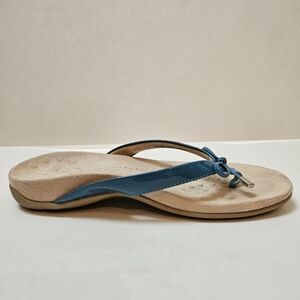 Vionic Bella Blue Thong Flip Flop Sandals Size 6.5 Orthopedic Patent Leather